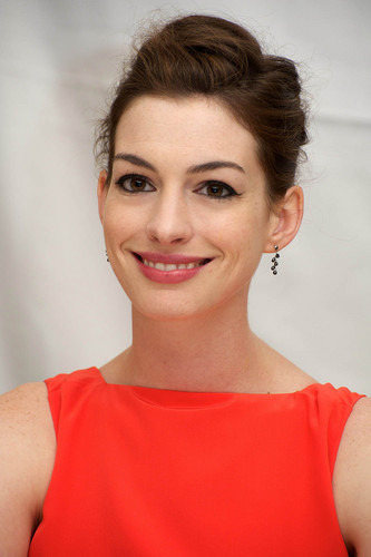 Anne Hathaway: “One Day” Press Conference in New York, August 9
