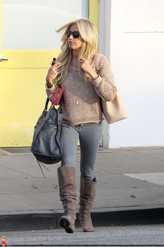  Ashley - Leaving Byron and Tracy in Beverly Hills - August 09, 2011