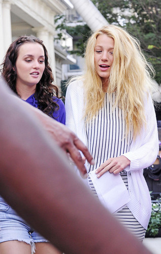  Blake Lively and Leighton Meester on Set