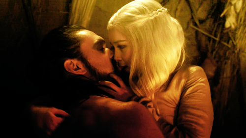  Daenerys Targaryen and Khal Drogo
