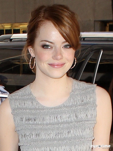  Emma Stone arrives at the Regis and Kelly 显示 in NY, Aug 11