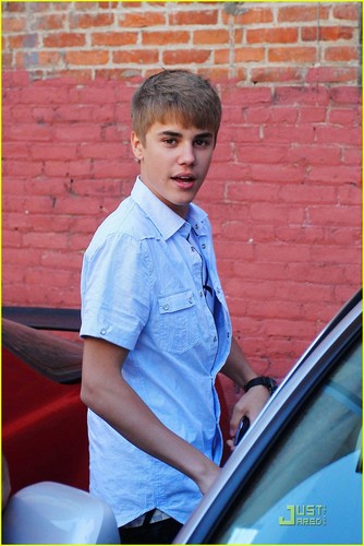  Justin Bieber: rosa Sneaker Stylin'