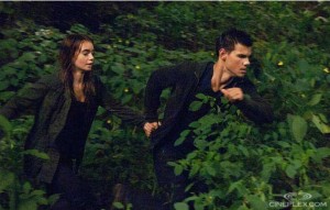 New 'Abduction' Still: Taylor Lautner and Lily Collins Are On the Run