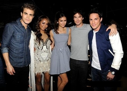  Nina - Teen Choice Awards - August 07, 2011