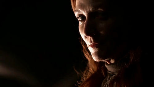  Catelyn Stark on thron