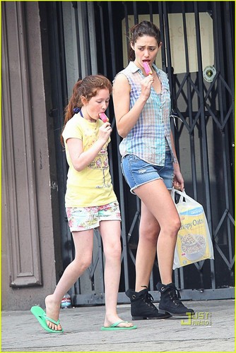  Emmy and Emma Kenney shoot season 2 of "Shameless" - August 8, 2011