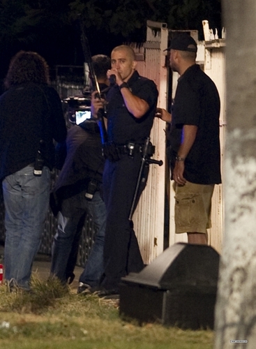  Jake Gyllenhaal At The Set Of 'end of watch on 9 august
