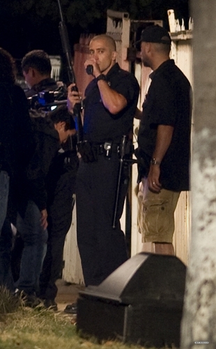  Jake Gyllenhaal At The Set Of 'end of watch on 9 august