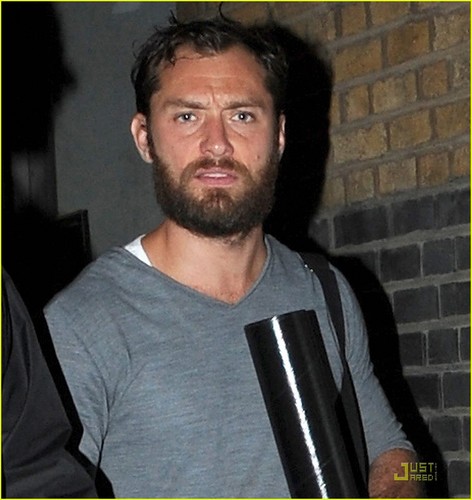  Jude Law: Donmar Theatre Exit!