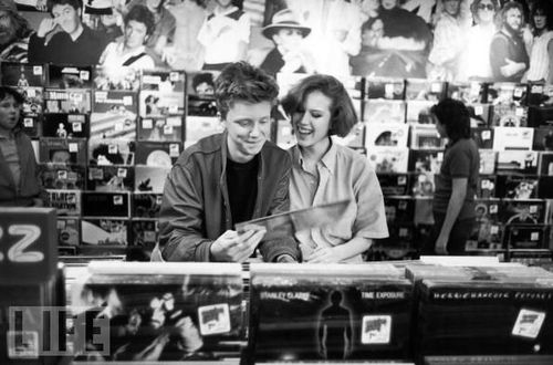  Molly Ringwald and Anthony Michael Hall