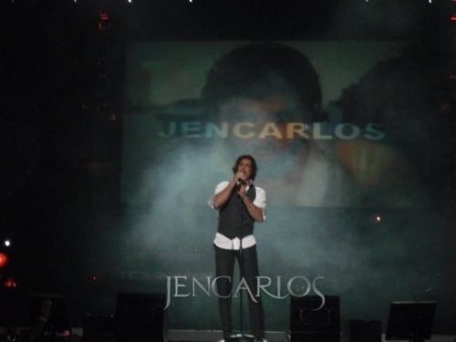  jencarlos on concert ♥