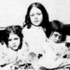 Alice Liddle and her sisters Ina and Edith LilyRoeScott photo